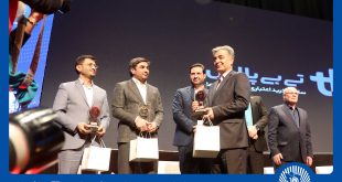 اهدای تندیس محصول برتر بانکی و مالی به تی بی پلاس بانک تجارت
