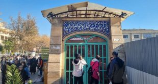 ماهیگیری طلافروشان از آب گل‌آلود