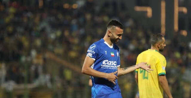 مهاجم استقلال ماندنی شد