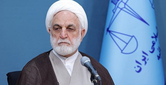 دستگیری و محاکمه همه عوامل جنایت کرمان
