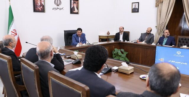 آب دریا تا اوائل سال آینده به اصفهان و تا پایان دولت به زاهدان می رسد