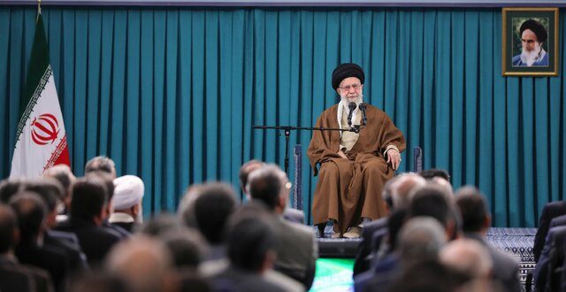رشد نقدینگی باید متوقف شود