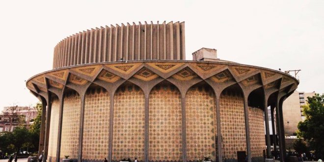 ماجرای دیواره‌های پیرامون تئاتر شهر چیست؟