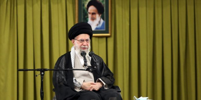 بازجوی ساواک دوست دوران کودکی‌ام بود