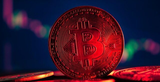 وال استریت بیت‌کوین را پایین کشید