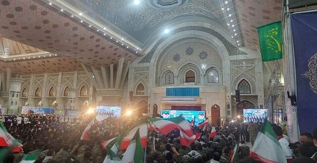 آغاز مراسم دهه مبارک فجر در حرم بنیانگذار انقلاب اسلامی