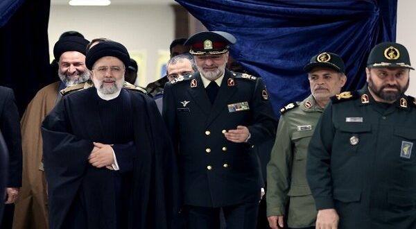 نیروی انتظامی در مقابل تبهکاران و مجرمان باید با اقتدار ظاهر شود
