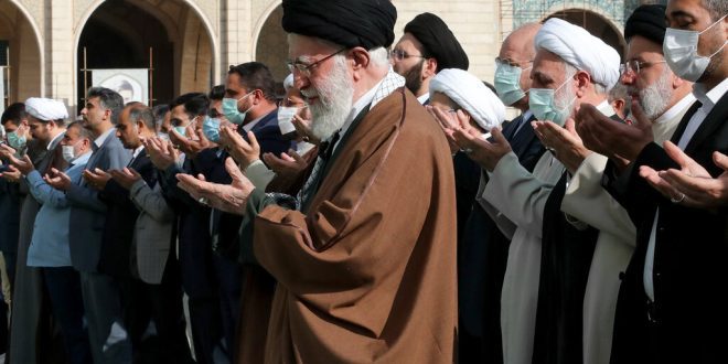 اقامه نماز عید فطر به امامت رهبر معظم انقلاب