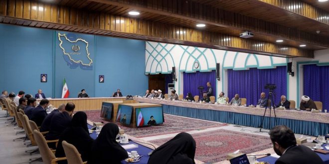 نگاه واقع‌گرایانه به آسیب‌های اجتماعی داشته باشید