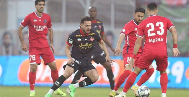 چرا شانس قهرمانی پرسپولیس بیشتر از استقلال است؟