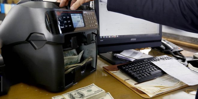 درآمدهای ارزی کشور در بهار امسال ۴ میلیارد دلار افزایش یافت