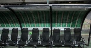مربیانی که در صف خالی شدن نیمکت هستند