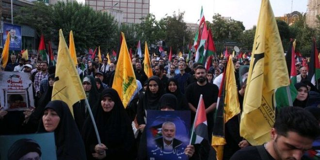 پیکر شهید «اسماعیل هنیه» بر دستان مردم تهران تشییع شد