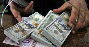 در یکسال اخیر بازار ارز به اخبار سیاسی بی تفاوت شده‌ است