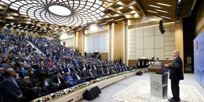 هر جناحی اگر بتواند حرف درست را بیاورد، ما می‌پذیریم