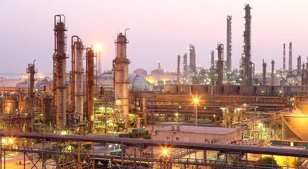 دولت با سرمایه‌های مردمی پتروشیمی‌ها را توسعه دهد