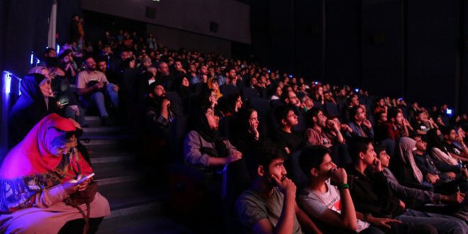 «صبحانه با زرافه‌ها» با اختلاف محدود از «زودپز» پیشی گرفت