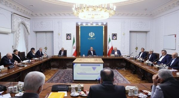 دستور پزشکیان برای رفع سریع موانع پیش‌روی سرمایه‌گذاری در صنعت برق