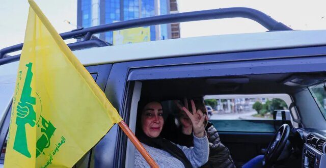 جشن لبنانی‌ها با اجرایی شدن آتش‌بس