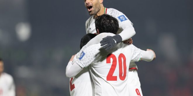 طارمی و آزمون در بین ۵۰ بازیکن برتر فوتبال غرب آسیا