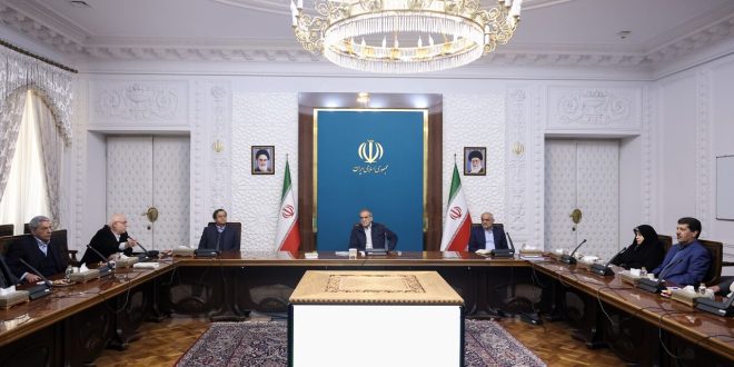 فضای رانتی به یکی از معضلات اقتصاد تبدیل شده است