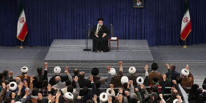 رسانه‌ها توهم اقتدار آمریکا را بشکنند