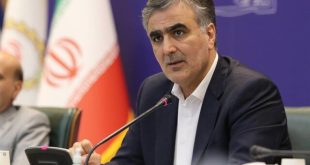 رئیس‌کل بانک مرکزی برای شرکت در مذاکرات راهبردی با مقامات بلندپایه روسیه با هدف گسترش همکاری‌های دوجانبه در حوزه‌های مختلف از جمله مناسبات پولی و بانکی، تهران را به مقصد مسکو ترک کرد. به گزارش اکو 365 و به نقل از بانک مرکزی محمد رضا فرزین - رئیس‌کل بانک مرکزی - به همراه تعدادی از اعضای کابینه و به منظور همراهی با رئیس‌جهور در سفر به روسیه برای شرکت در مذاکرات راهبردی به مسکو رفت. افزایش همکاری‌های پولی و بانکی و عملیاتی شدن بخش‌های دیگر سند اقدام مشترک بانکی میان دو کشور ایران و روسیه در راستای تحریم زدایی و دلارزدایی در این سفر مورد تاکید است. سند اقدام مشترک میان بانک‌های مرکزی ایران و روسیه در سه سرفصل اصلی «استفاده از پول های ملی در تجارت دو کشور»، «امکان اتصال پیام‌رسان های بانکی و بومی دو کشور موسم به سپام و SPFS» و «امکان اتصال شبکه پرداخت کارتی دو کشور» عملیاتی شده است. انتهای پیام 