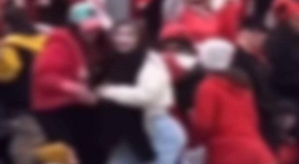 ۲ تماشاگر زن مسابقه پرسپولیس و تراکتور بازداشت شدند