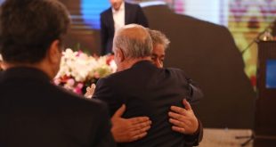 تاج رئیس ماند/ عابدینی تبریک گفت و رفت