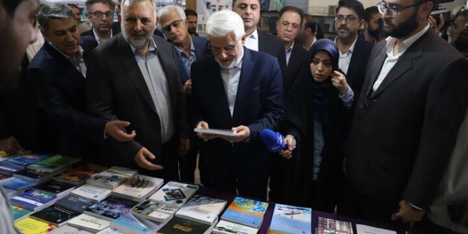 کتاب کاغذی همواره اولویت خود را نسبت به فضای مجازی حفظ کرده است