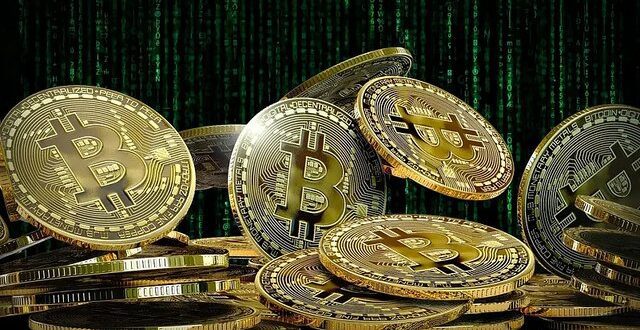 بیت‌کوین بالای ۹۴ هزار دلار معلق باقی ماند
