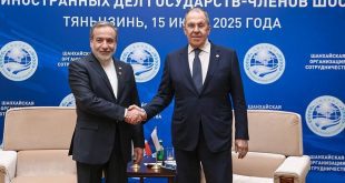 لاوروف بر حل‌ موضوع هسته‌ای ایران از طریق دیپلماتیک تأکید کرد