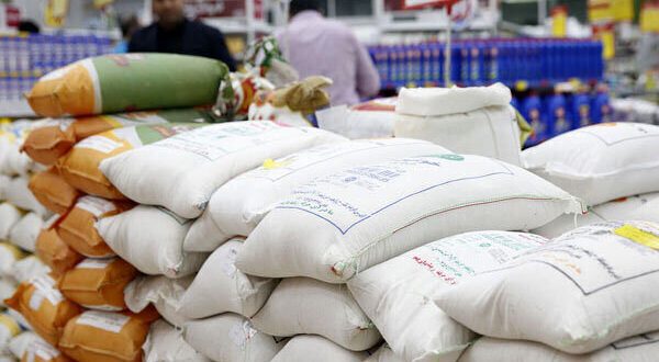 کالاهای اساسی به‌وفور در بازار موجود است