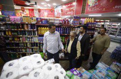 بازدید میدانی مدیرعامل منطقه آزاد کیش از مراکز خدماتی کیش