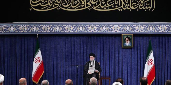 مسئولان باید با قوت و روحیه کامل به کار خود ادامه دهند