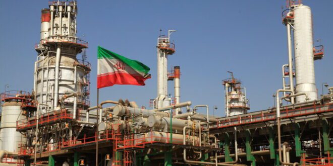 چرا ایران هنوز در صنعت نفت خام فروش است؟