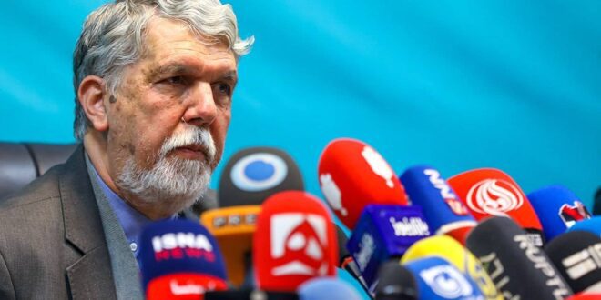 از کنسرت‌هایی که مجوز دارند دفاع می‌کنیم