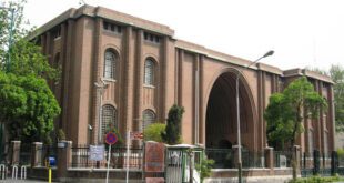 سرگردانی گردشگران خارجی پشت درِ موزه‌ها و کاخ‌های تهران!