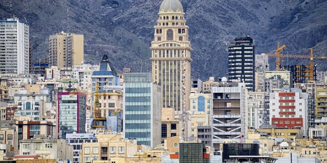 احتکار ۳۷ میلیون مترمربع ملک توسط بانک‌ها، عامل تشدید قیمت مسکن است