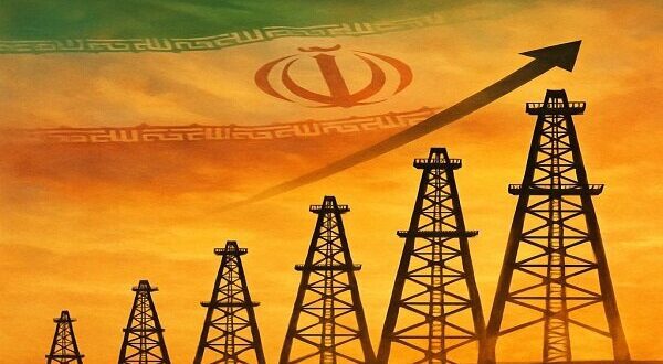 رشد اقتصادی ایران در گروی بشکه‌های نفت