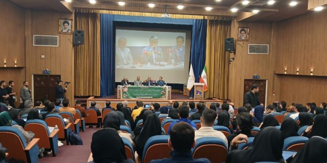 روز دانشجو فرصتی برای بهره‌برداری از نقد و نگاه دانشجویان است