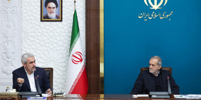 تضعیف داخلی در شرایط فشار بیرونی به کشور آسیب جدی می‌زند