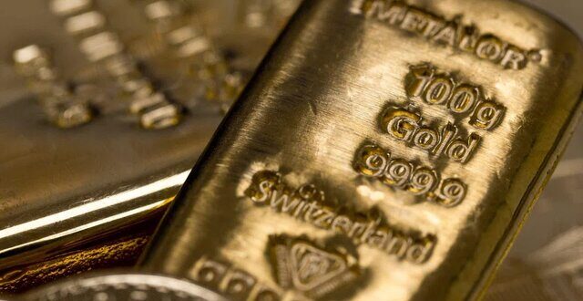 طلا در بازار جهانی عقب‌نشینی کرد