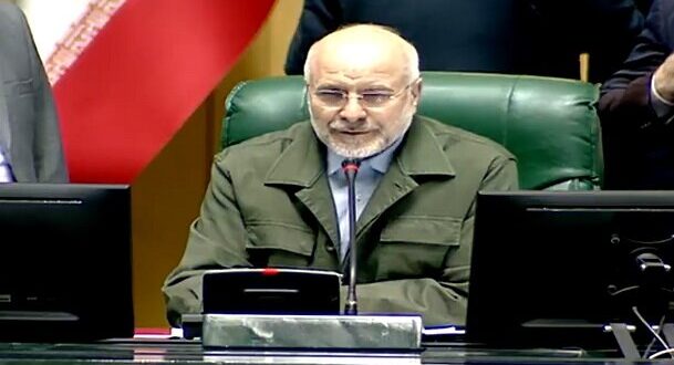 از توطئه دشمن شناخت دقیق داشته باشیم