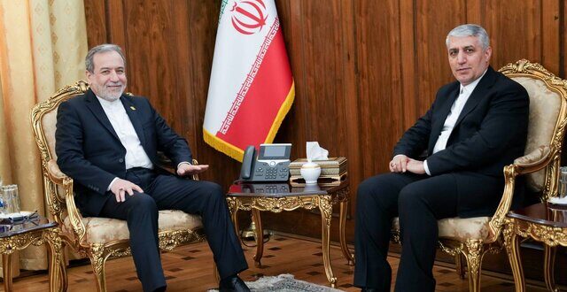 تاکید عراقچی بر پیشبرد مؤثر رویکرد حسن همسایگی با آذربایجان