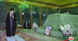 حضور حضرت آیت الله خامنه‌ای در مرقد بنیانگذار جمهوری اسلامی ایران