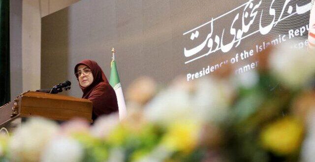 شرایط فعلی کشور ما را موظف می‌کند که بیش از گذشته کار کنیم