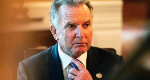 ترامپ از تسلیم‌ناپذیری مقام‌های ایرانی شگفت‌زده است