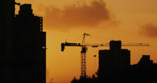 هشدار کارشناسان/دولت دنبال قطع زنجیره تولید مسکن است