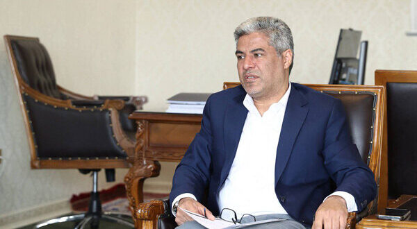 پاکدامن در آمریکا مربیگری می‌کند